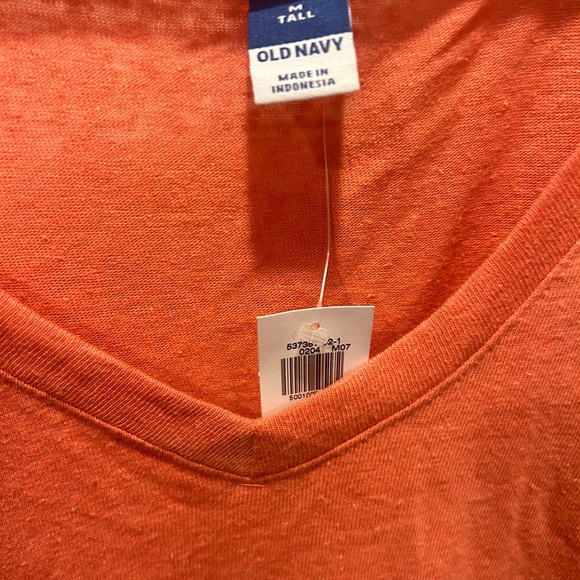 Women’s Old Navy V Neck Tee Shirt Short Sleeve Medium Tall NWT - Picture 2 of 9